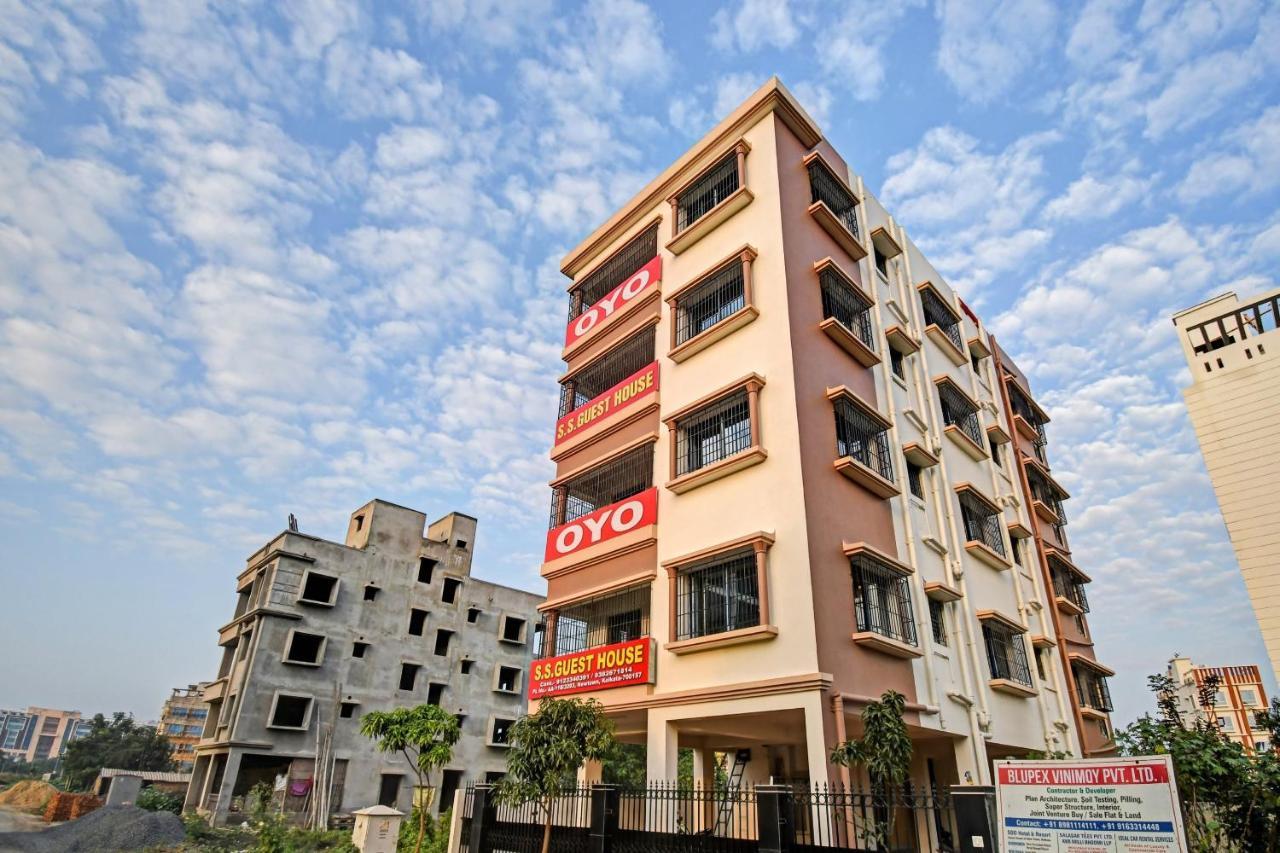Oyo Flagship 84655 S S Guest House Калькутта Экстерьер фото
